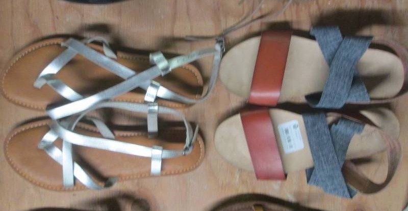 lot 248 image: womens size 8 slippers...