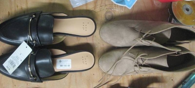 lot 249 image: pair of womens size 9 shoes...