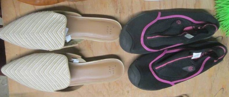 lot 251 image: pair of womens size 11 shoes...