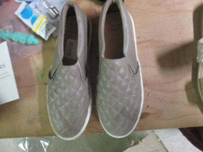 lot 254 image: womens size 6 shoes...