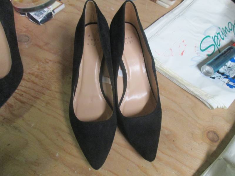 lot 256 image: womens black heels size 8.5...