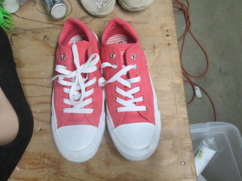 lot 263 image: size 7 pink converse sneakers...