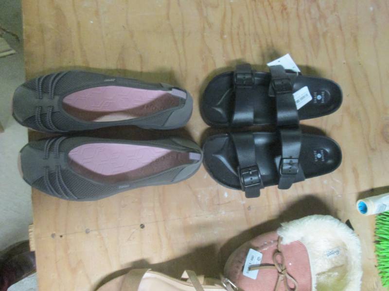 lot 267 image: size 8 womens slippers pairs...
