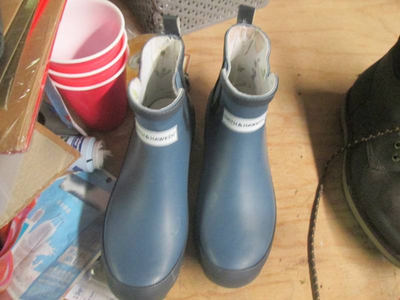 lot 277 image: size 7 rain boot smith and hawken...