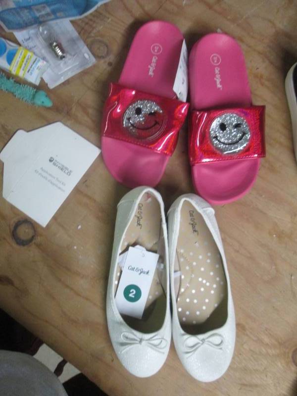 lot 280 image: size 2 girls shoes and slippers...
