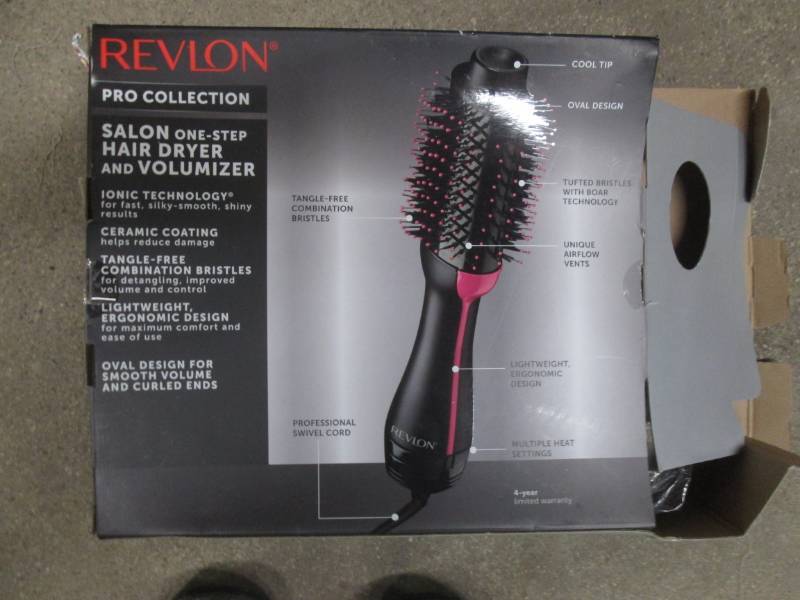 lot 21 image: Revlon adjustable hair dryer and vo...