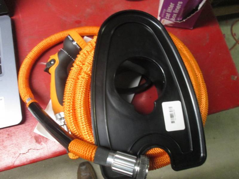 lot 25 image: aquastretch expandable hose...