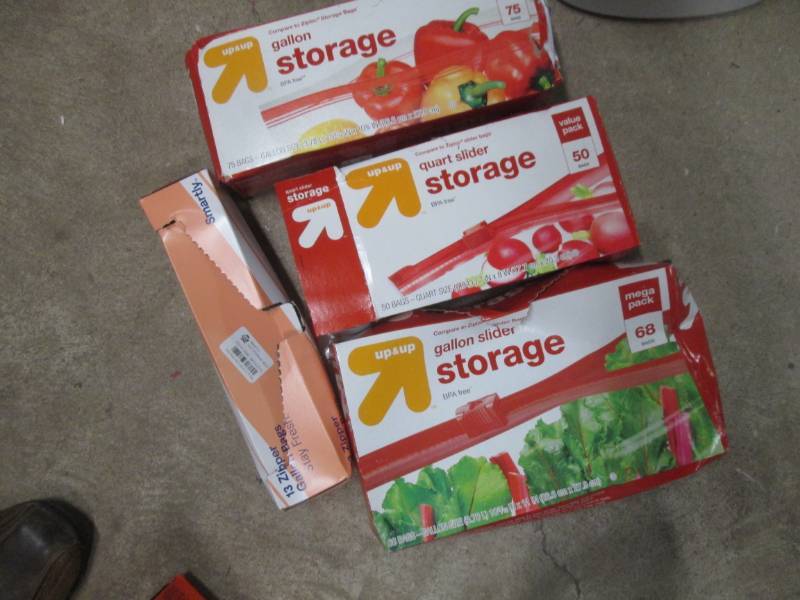 lot 33 image: mix lot of 1 gallon storage bags...
