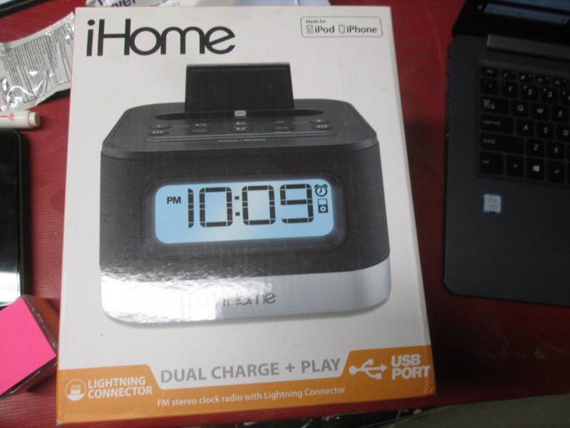 lot 49 image: ihome with lightening cable for Ipo...