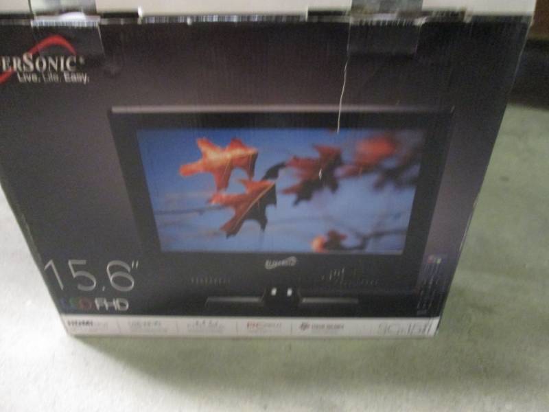 lot 50 image: 15.6 LED TV...