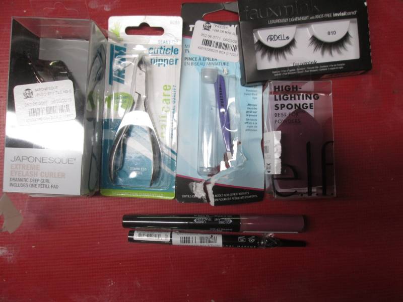 lot 58 image: make up essentials...