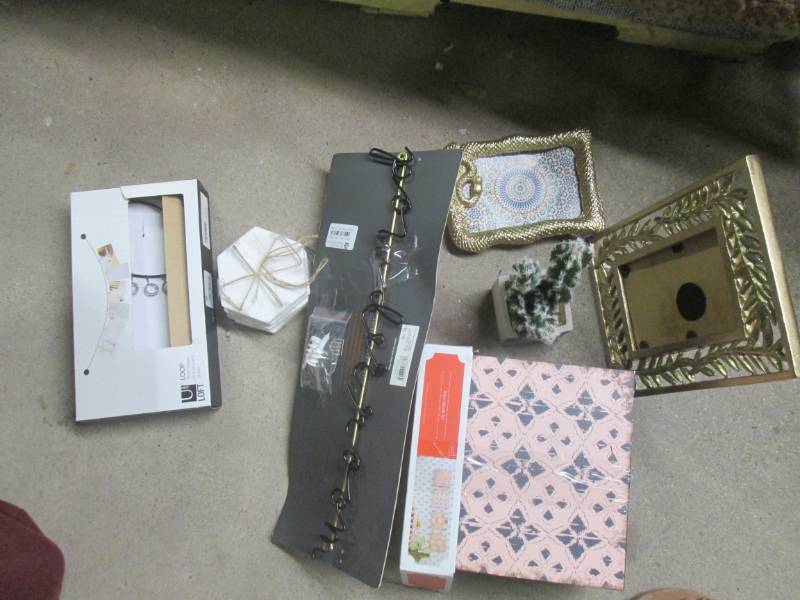 lot 93 image: lot of decorative items and photo f...