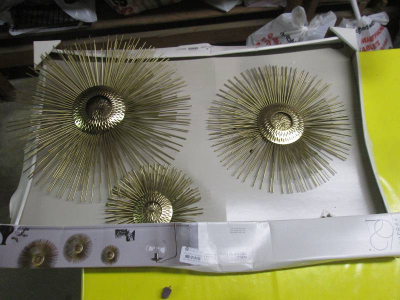 lot 101 image: lot of 3 decor peices project 62...