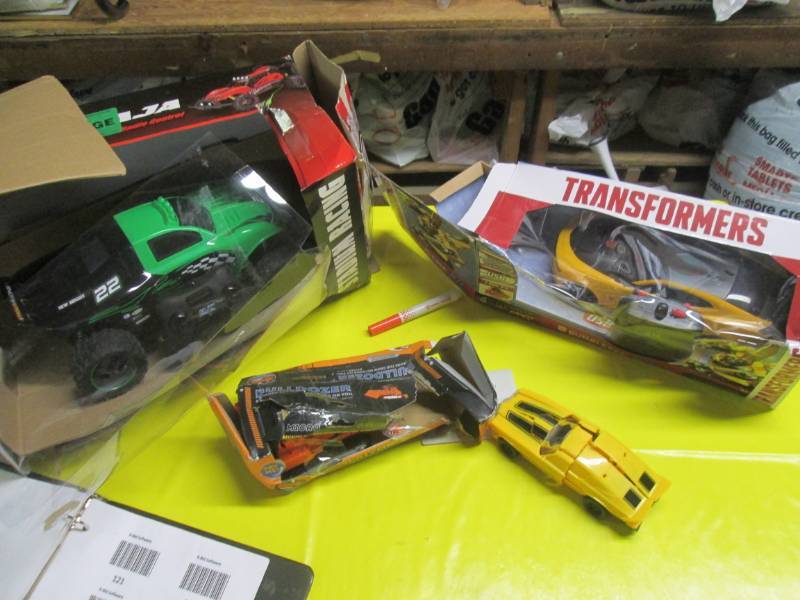 lot 124 image: lot of rc car...