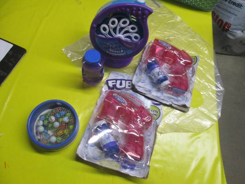 lot 137 image: bubble toy lot...