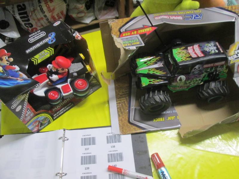 lot 143 image: lot of 2 rc cars...