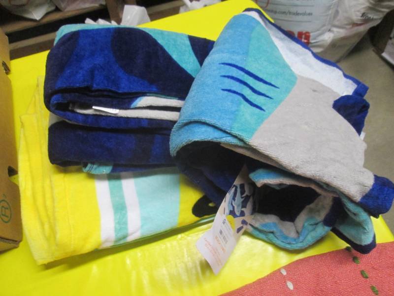 lot 154 image: lot of 3 beach towels...