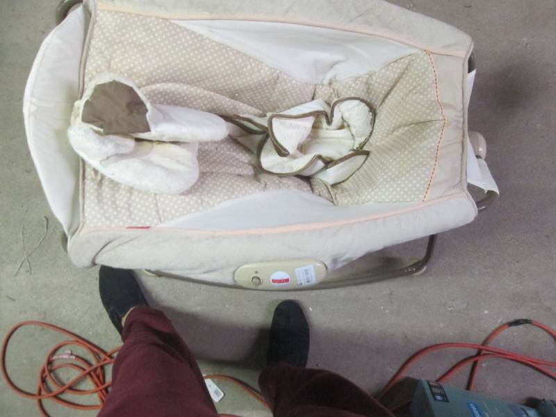 lot 171 image: fisher price manual baby rocker...