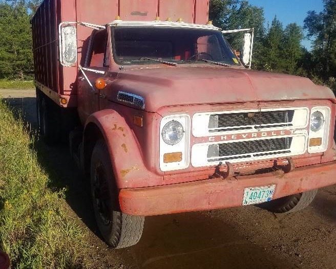 lot 2 image: 1970 Chevy C60 Grain Truck