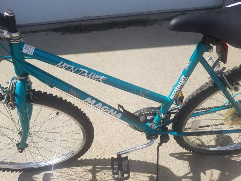 lot 14 image: 18-Speed Bicycle