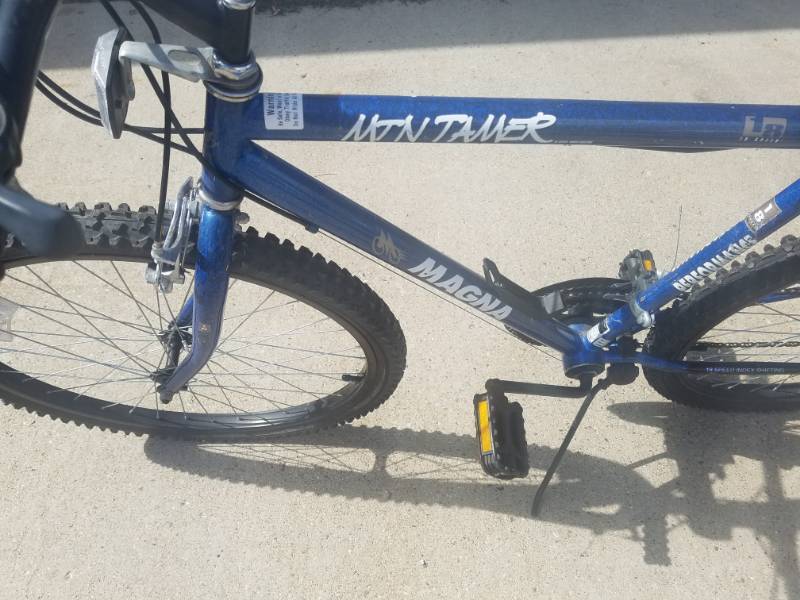 lot 13 image: 18-Speed Bicycle