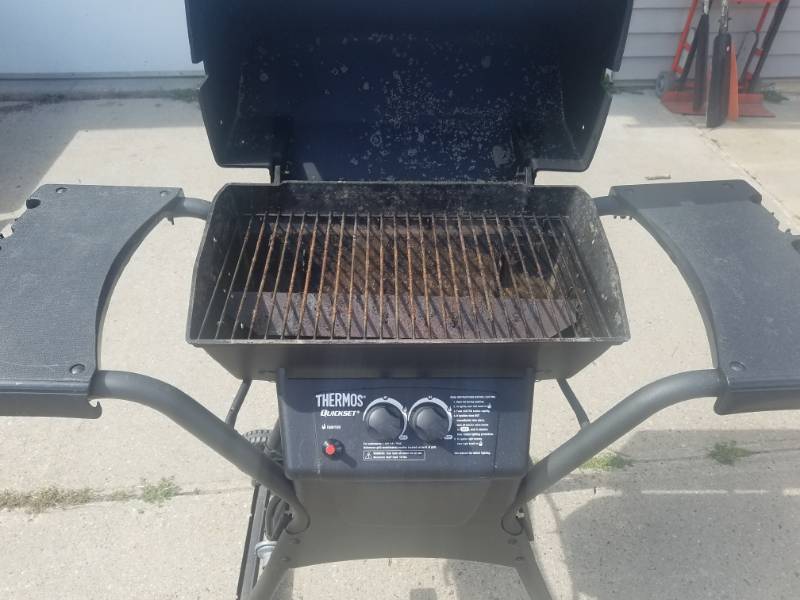 lot 12 image: Thermos Grill