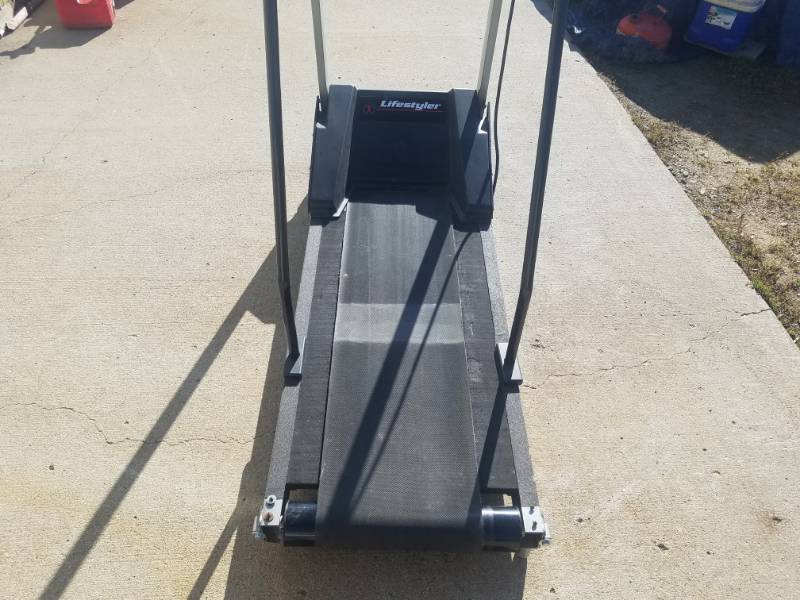 lot 10 image: Treadmill
