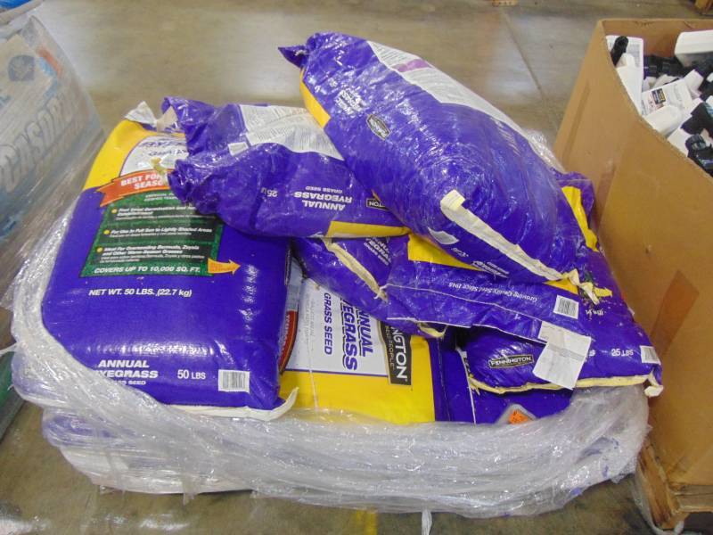 lot 204 image: Pennington Annual Ryegrass Grass Seed 50lb Bags - Entire Pallet