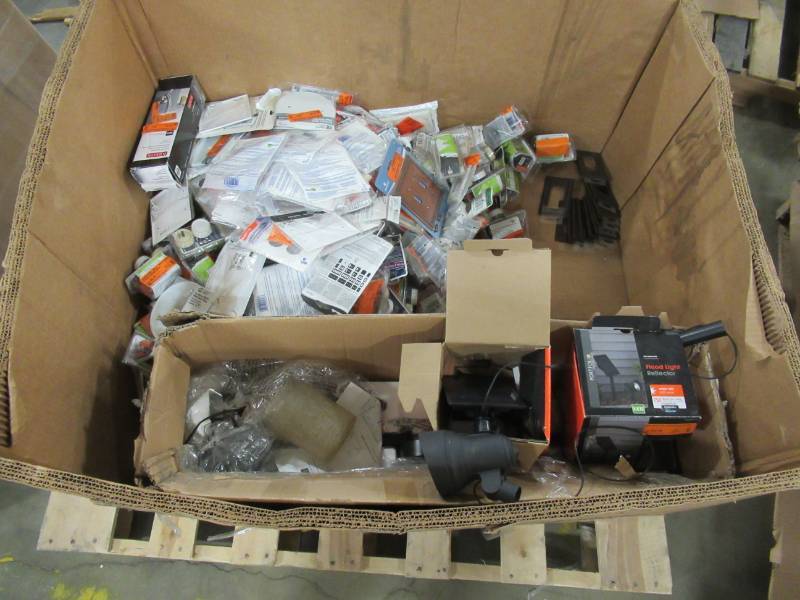 lot 193 image: MIXED WHOLESALE PALLET OF MISCELLANEOUS BUILDING MATERIALS FROM RETAIL STORE REMODEL MIXED WHOLESALE PALLET OF MISCELLANEOUS BUILDING MATERIALS FROM RETAIL STORE REMODEL - MAINLY ELECTRICAL ACCESSORIES