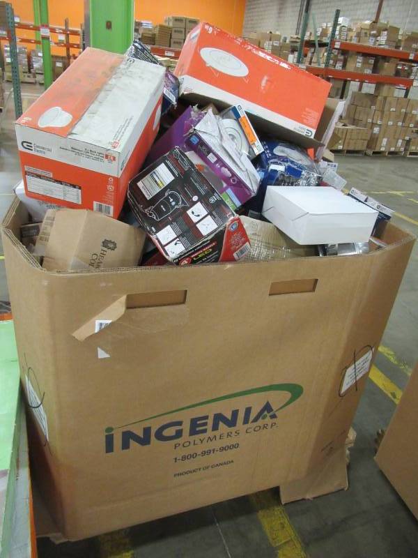 lot 197 image: MIXED WHOLESALE PALLET OF MISCELLANEOUS BUILDING MATERIALS FROM RETAIL STORE REMODEL MIXED WHOLESALE PALLET OF MISCELLANEOUS BUILDING MATERIALS FROM RETAIL STORE REMODEL - LIGHTING.