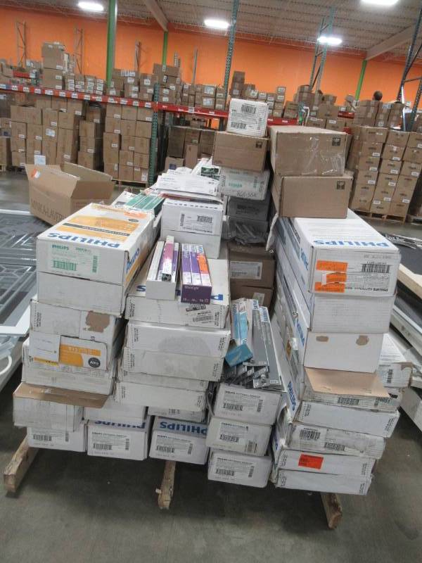 lot 199 image: MIXED WHOLESALE PALLET OF MISCELLANEOUS BUILDING MATERIALS FROM RETAIL STORE REMODEL MIXED WHOLESALE PALLET OF MISCELLANEOUS BUILDING MATERIALS FROM RETAIL STORE REMODEL - MIXED LED AND FLORESCENT T8 & T12 BULBS