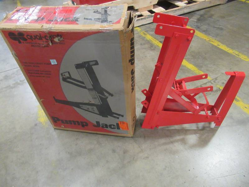 lot 57 image: Qualcraft Pump Jack, 2200 - Missing Parts.