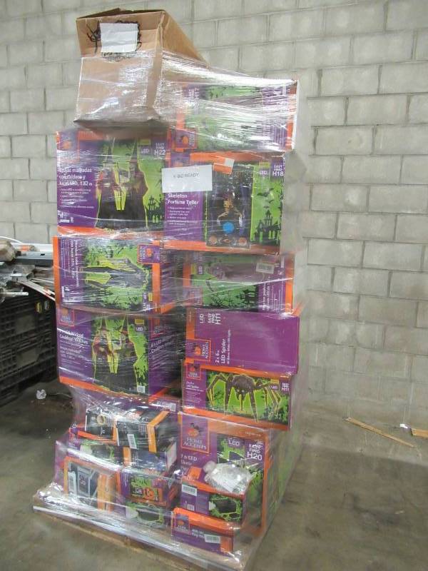 lot 62 image: MIXED HALLOWEEN WHOLESALE PALLET