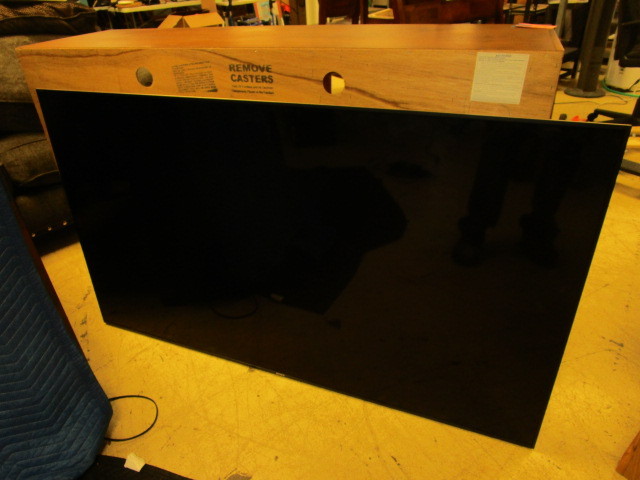 lot 513 image: 65 SONY FLAT SCREEN TV