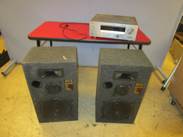 lot 516 image: YAMAHA RECEIVER AND 3312 SPEAKERS