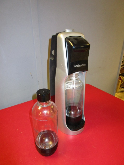 lot 528 image: SODASTREAM SODA SYSTEM