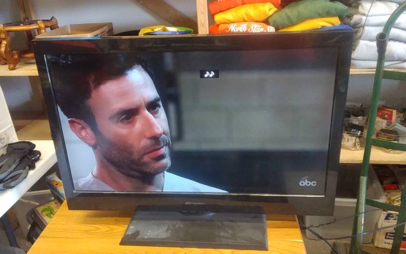 lot 6 image: Emerson 32 TV Model# LC320EM2A