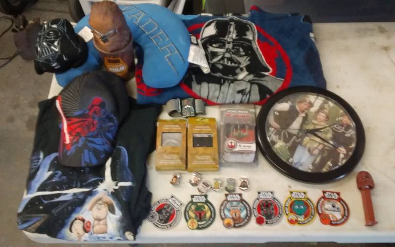 lot 47 image: Star Wars Collectibles
