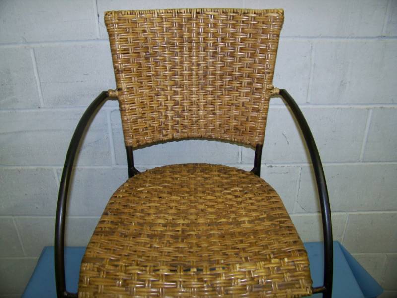 lot 27 image: Wicker Sitting Chair