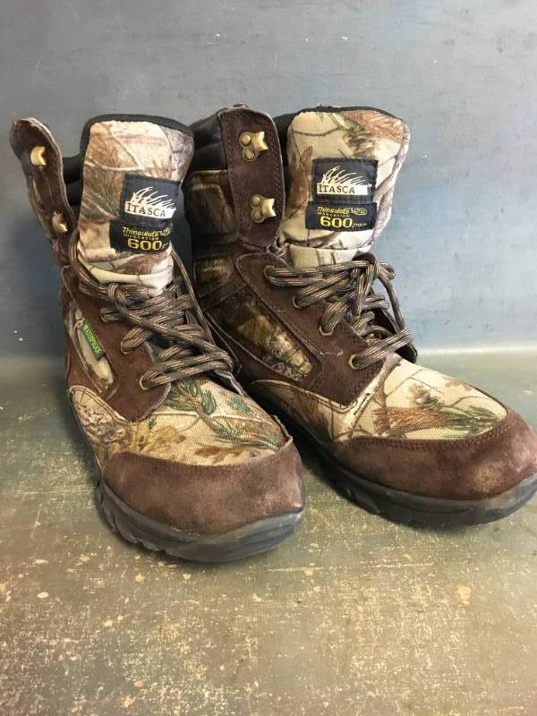 lot 36 image: Itasca Boots