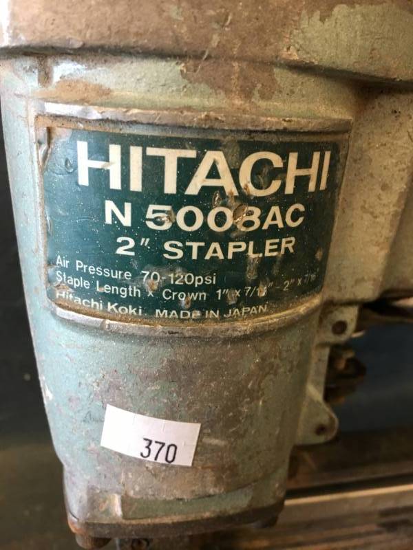 lot 14 image: 2 Stapler