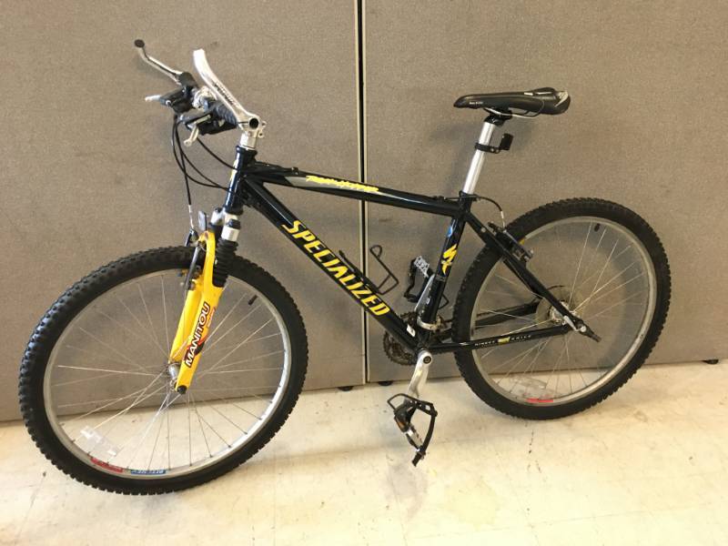 black and yellow specialized bike