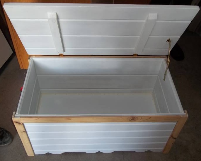 lot 110 image: Wooden Chest