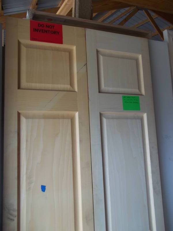 lot 140 image: Bi-Fold Door