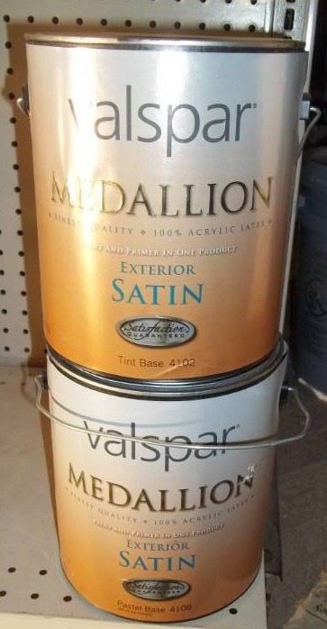 lot 219 image: Exterior Paint and Primer Base