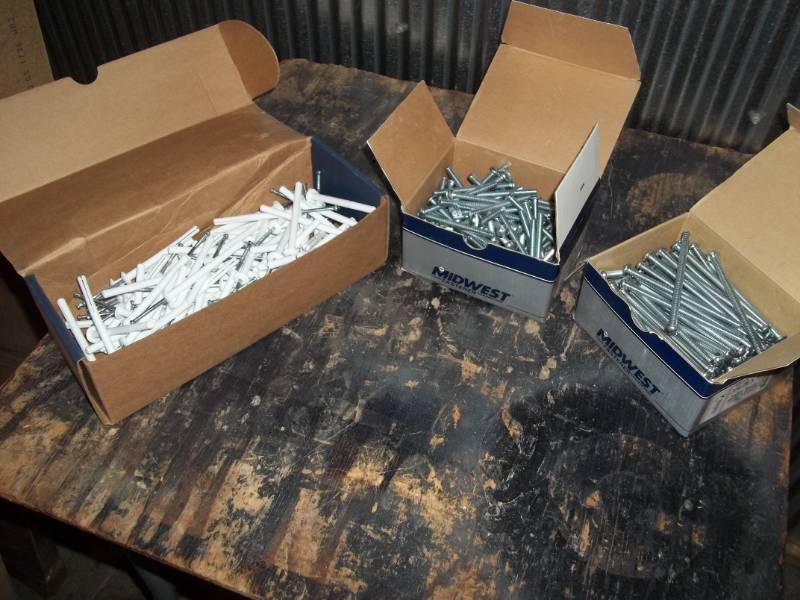 lot 337 image: Nylon Nail Drive Anchor and Machine Screws
