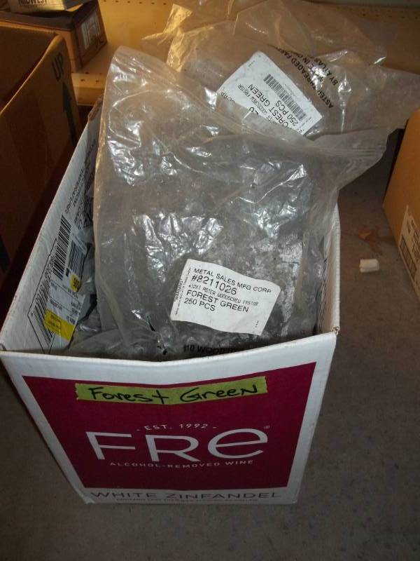 lot 341 image: Colored Pole Barn Screws