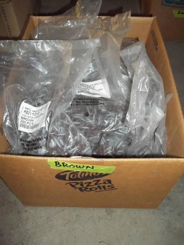 lot 343 image: Colored Pole Barn Screws