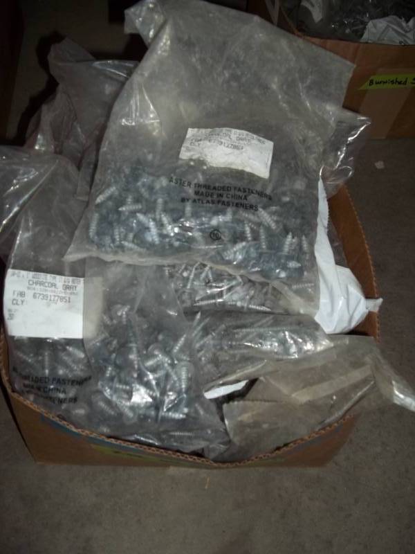 lot 344 image: Colored Pole Barn Screws