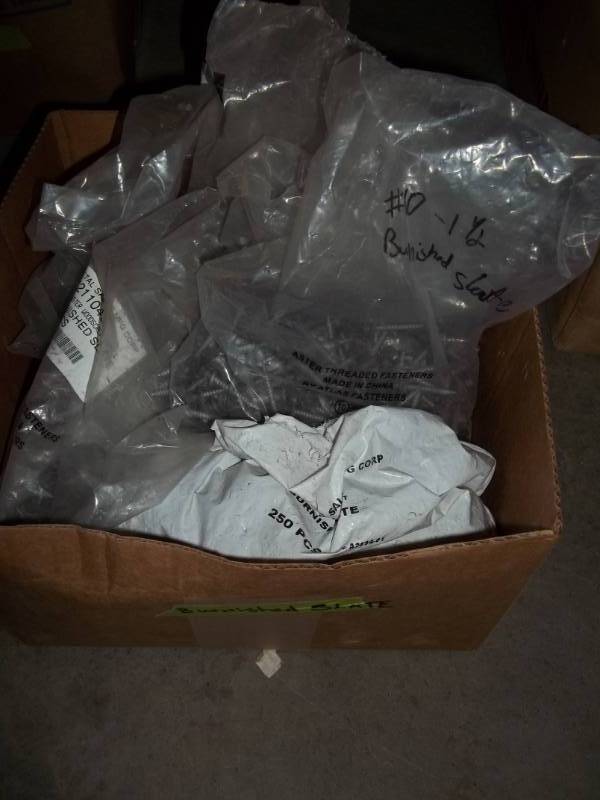 lot 345 image: Colored Pole Barn Screws
